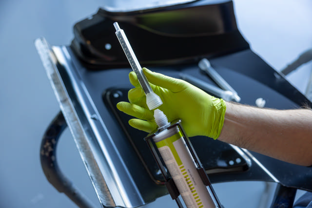 PLI 60 - Pistolet pour colle pour métal