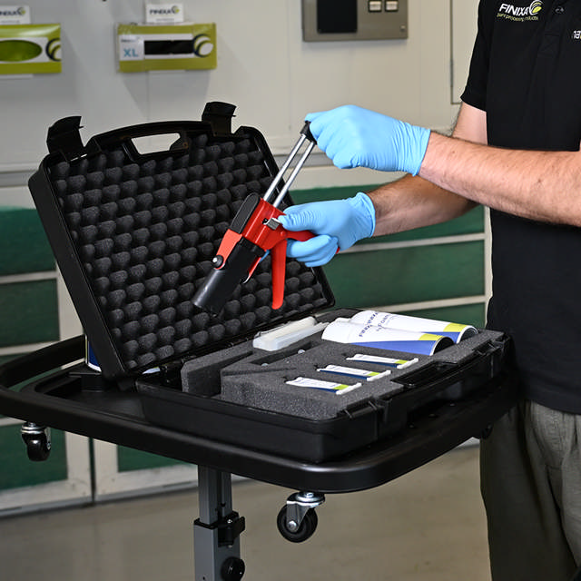 PLI 20 - Kit di riparazione plastica - Micro-emissione