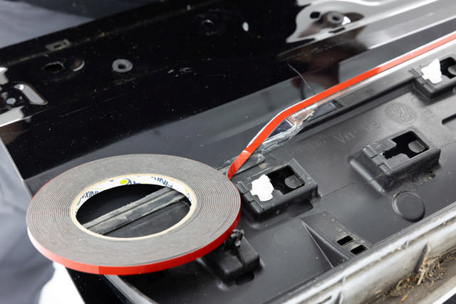 DZB 25 - Cinta de doble cara roja 25 mm x 10m